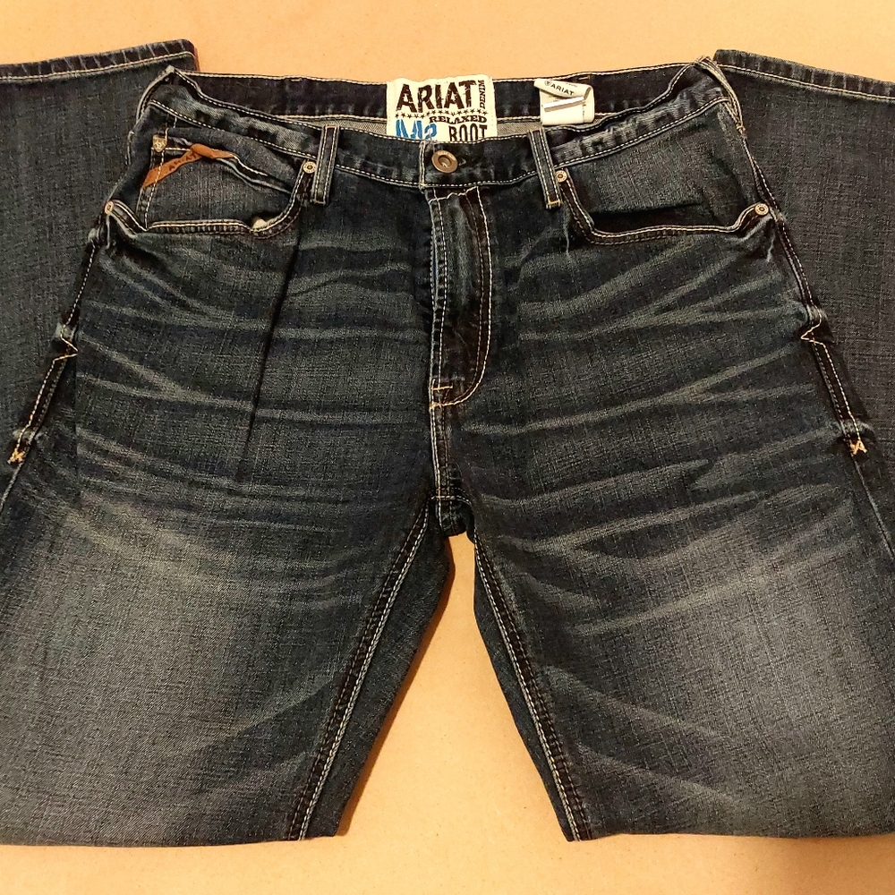 Ariat M2 36x34 relaxed jeans
